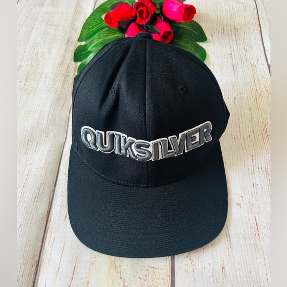 Quicksilver Boy’s Black Embroidered Logo Flexfit Baseball Cap One Size - Picture 1 of 10